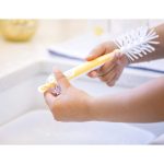 Medela-Quick-Clean-Bottle-and-Nipple-Brush-in-Pakistan.jpg