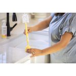 Medela-Quick-Clean-Bottle-and-Nipple-Brush-in-Pakistan.jpg