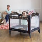 Graco Pack n Play Portable Seat & Changer Playpen